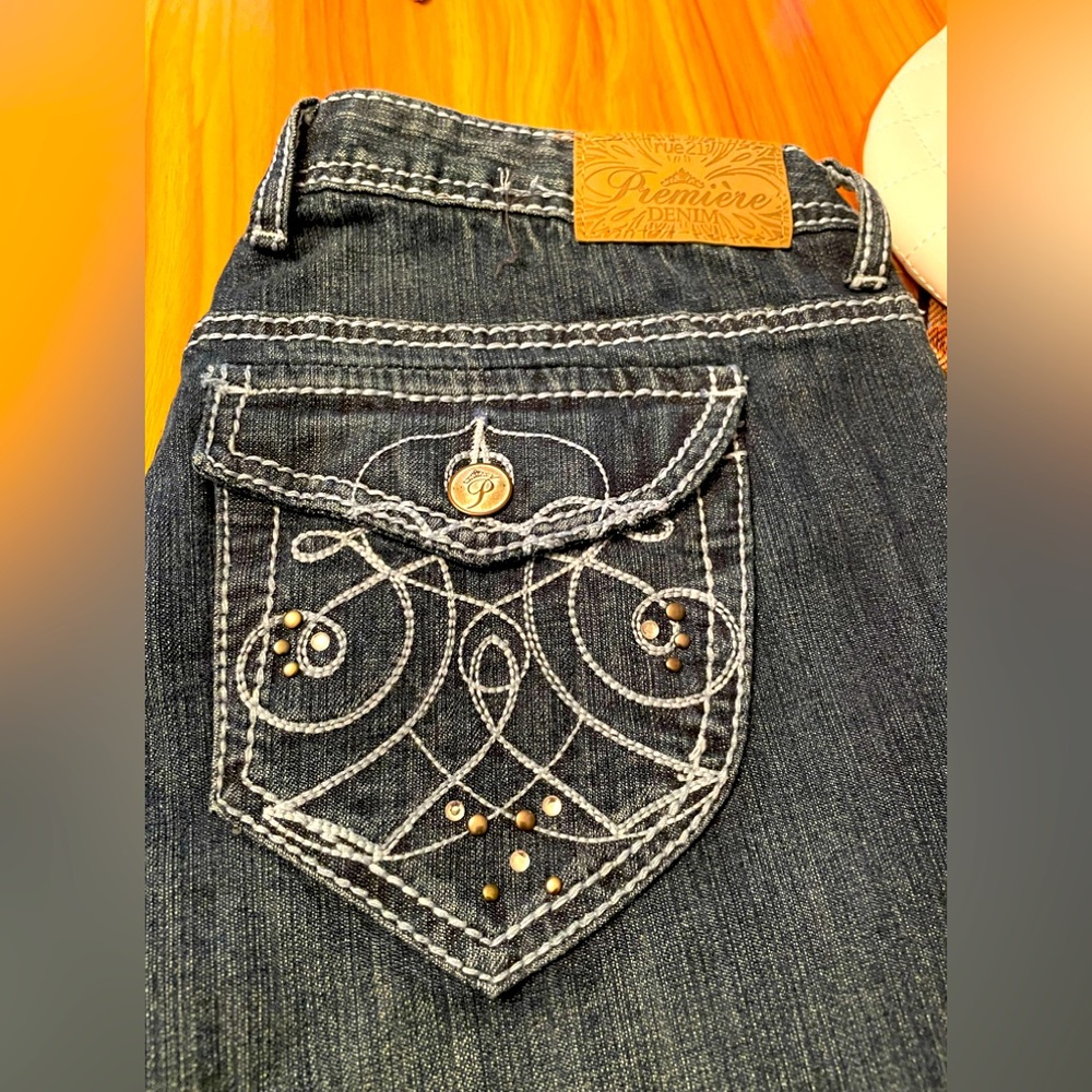 Low rise straight leg jeans.